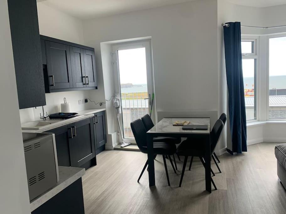 Modern Apartment With Sea Views Portrush Eksteriør billede