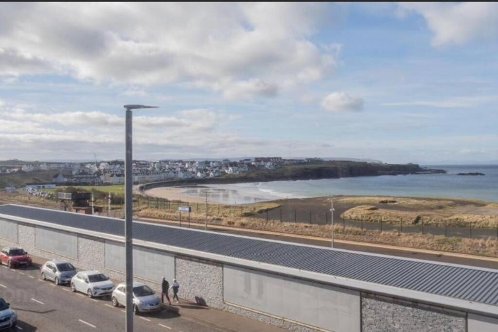 Modern Apartment With Sea Views Portrush Eksteriør billede